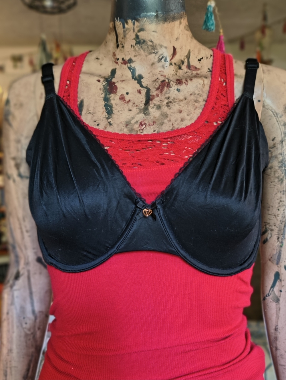 Victoria's Secret Black Unlined Underwire Bra with Heart Charm 36DDD